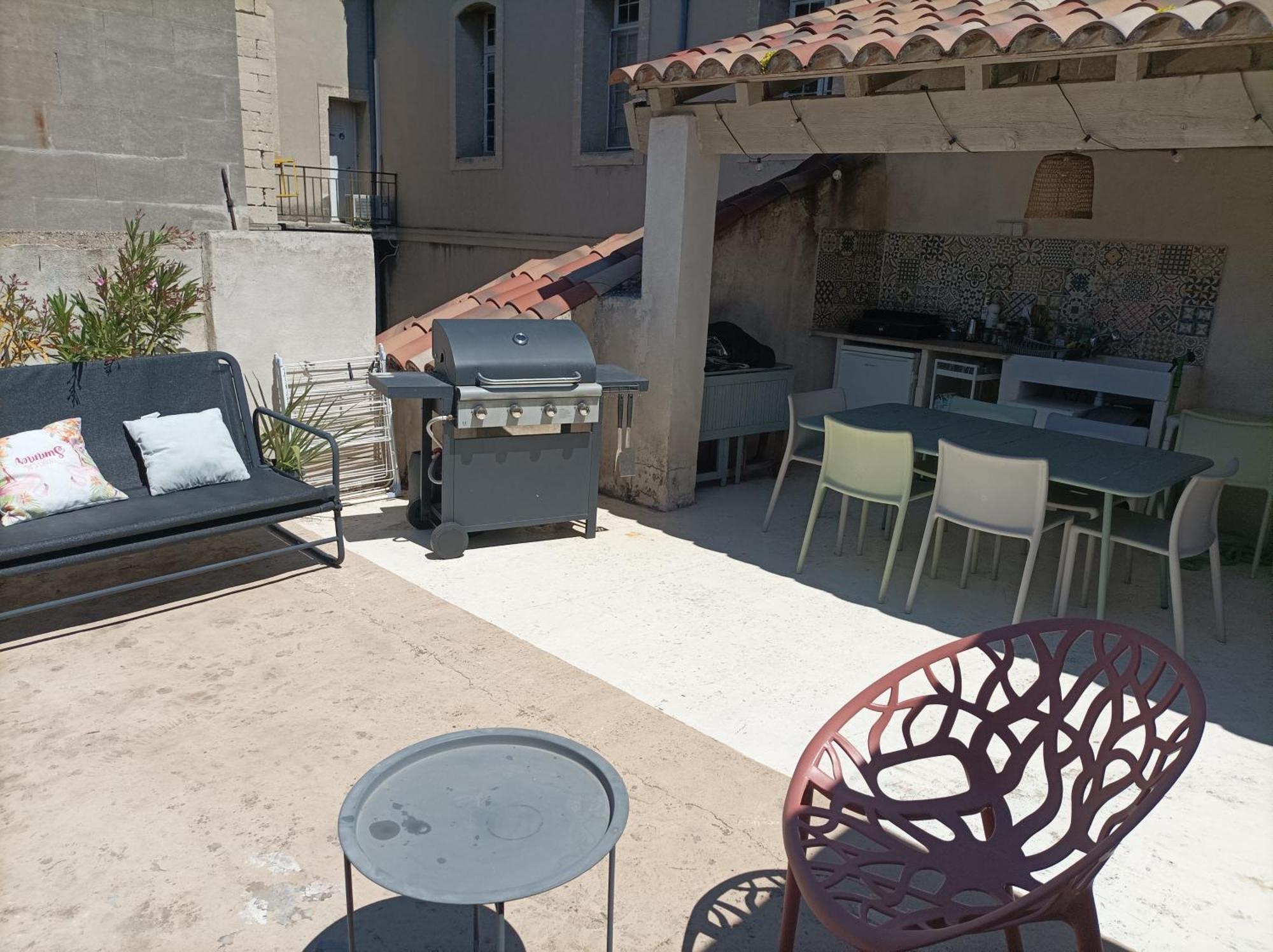 Maison Intra Muros, Terrasses Avec Vue Jaccuzzi Et Garage Avignon Cameră foto